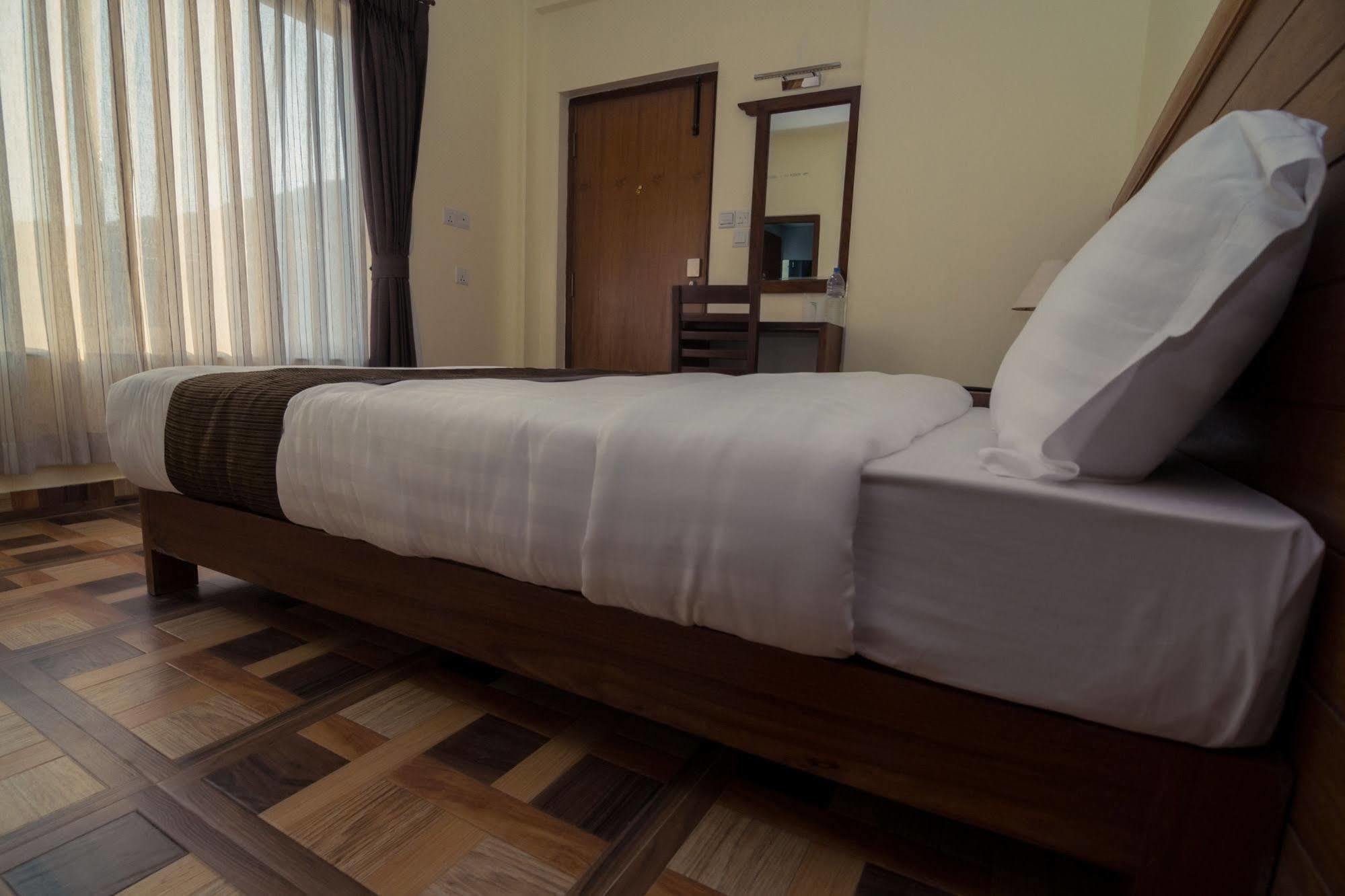 Hotel Mountain View - Lakeside Ποκάρα Εξωτερικό φωτογραφία